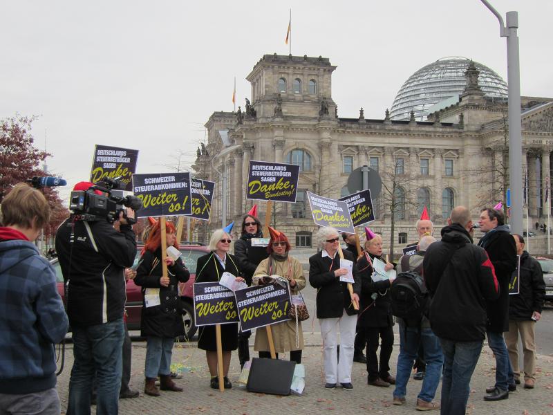 Campact-Aktion gegen Schweizer Steuerabkommen