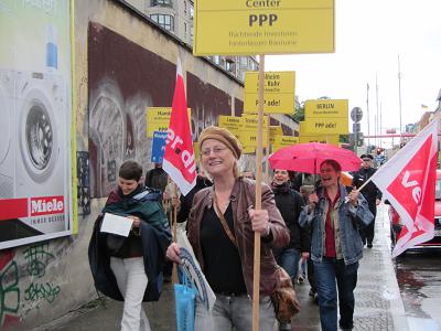 Auf dem Weg zur Uebergabe der Unterschriften von ueber 1000 Kommungen / Gemeinden in Deutschland gegen PPP
